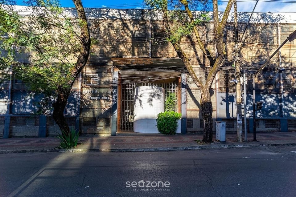 Facade/entrance, Off site