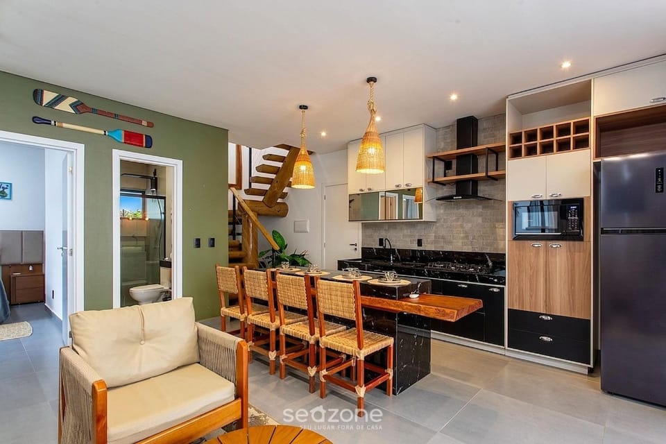 Bathroom, Kitchen or kitchenette, Living room, Seating area, Bedroom