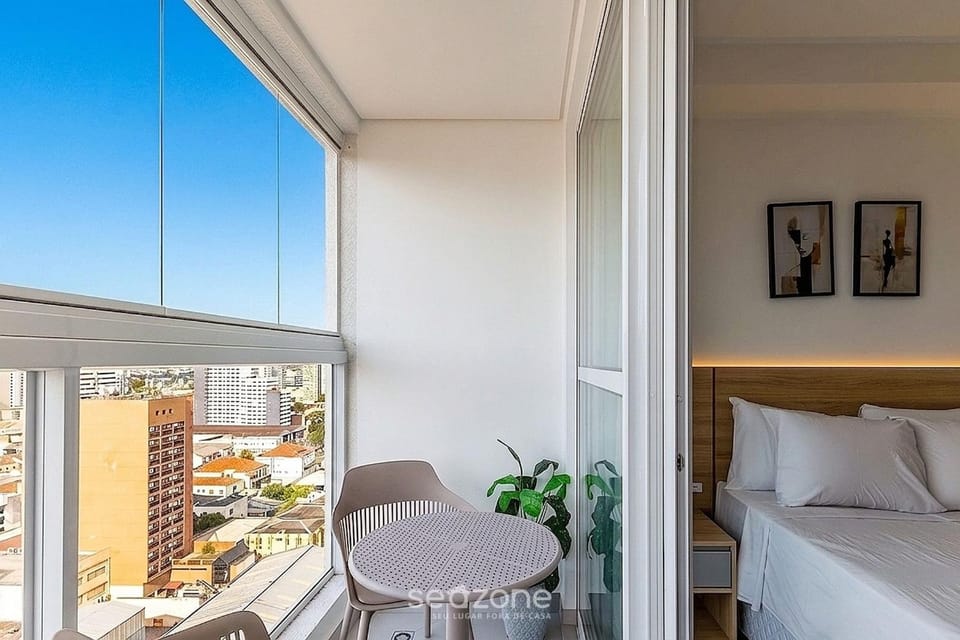 Balcony/Terrace, Seating area, Bedroom, City view