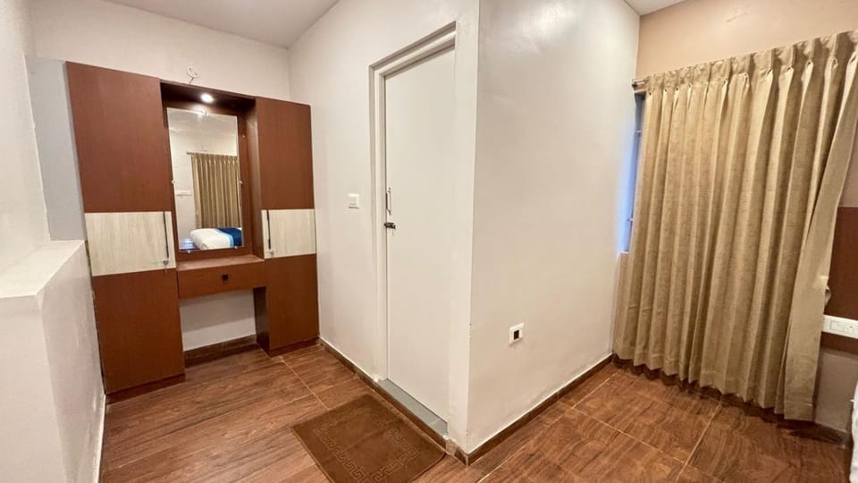 Photo of the whole room, wardrobe
