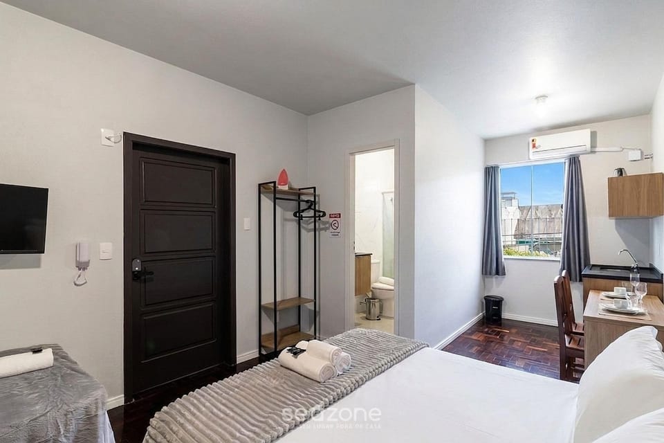 Bed, Bathroom, TV and multimedia, View (from property/room), Kitchen or kitchenette, Bedroom
