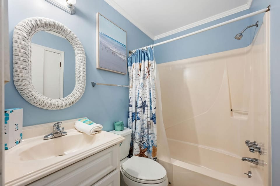 Lagoon View Villa Near Beach and Tennis Villa in Hilton Head Island
