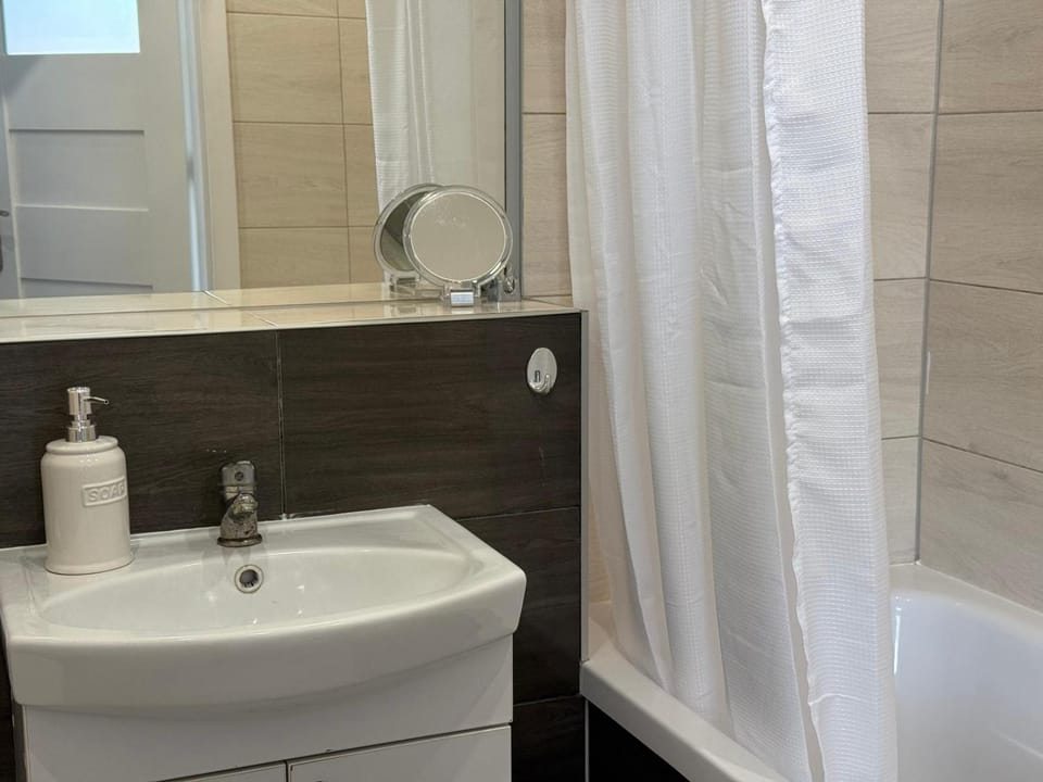 Apartament Przechodnia by LibertaRent Apartment in Lower Silesian Voivodeship