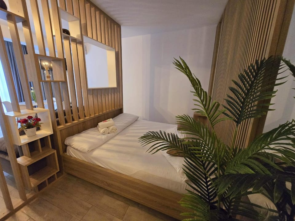 Designer Luxury Studio - Beach Pool & Spa Resort Alezzi Apartment in Constanța County