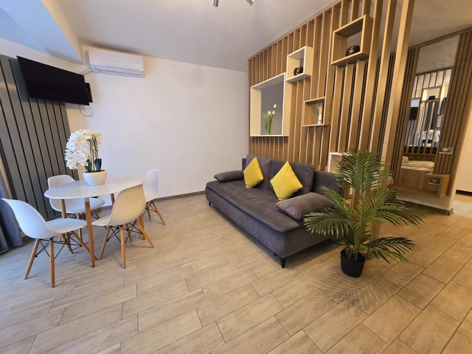 Designer Luxury Studio - Beach Pool & Spa Resort Alezzi Apartment in Constanța County