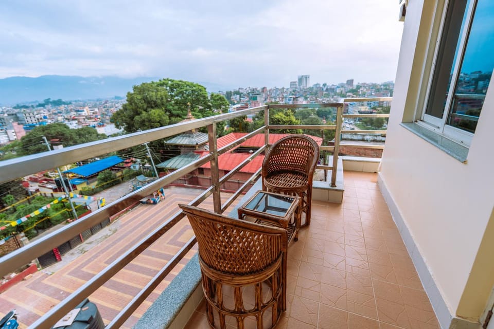 View (from property/room), Balcony/Terrace, Mountain view