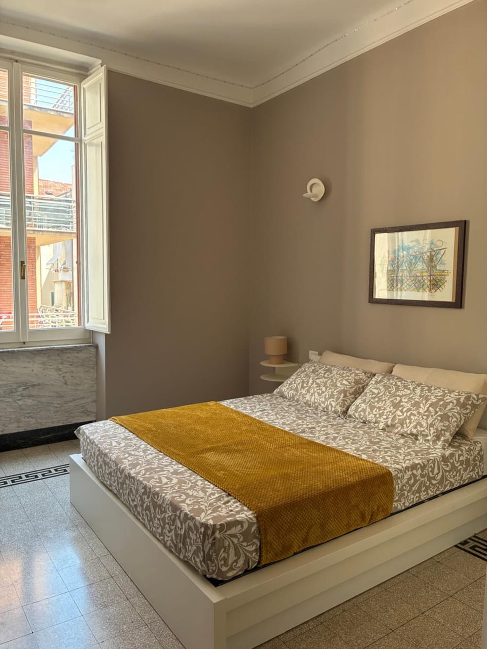 Bed, Photo of the whole room