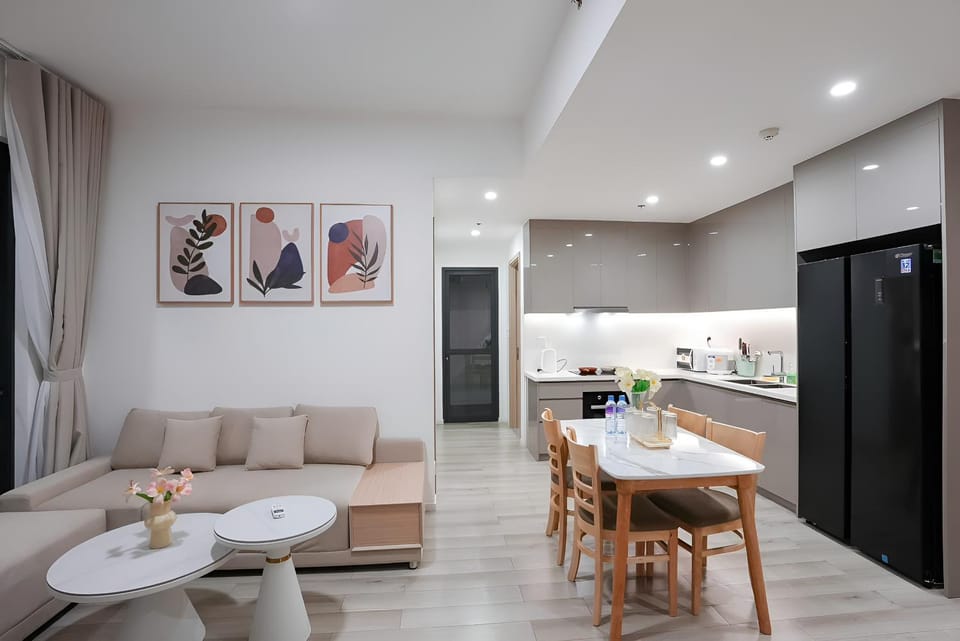 Kitchen or kitchenette, Living room, Food and drinks, Seating area, Dining area, Food, minibar