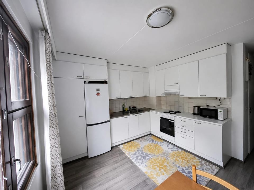 Coffee/tea facilities, Kitchen or kitchenette, microwave, oven