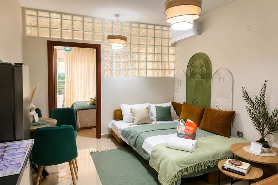 Living room, Photo of the whole room, Seating area