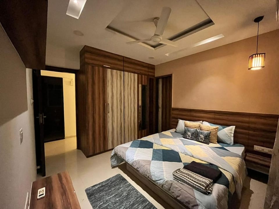 Spacious 4 BHK flat- 4 Beds Apartment in India