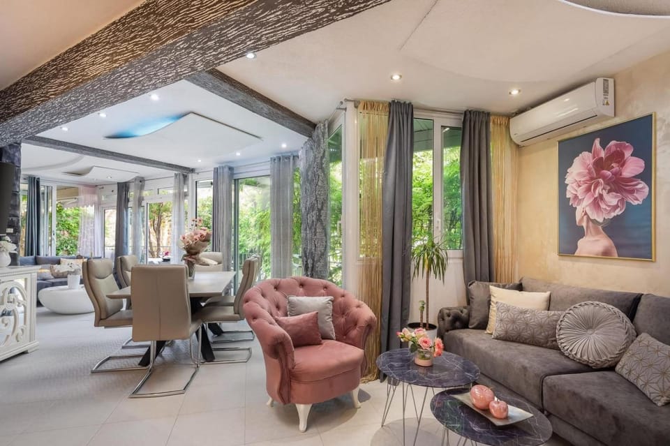 Beachfront apartment Apartment in Makarska