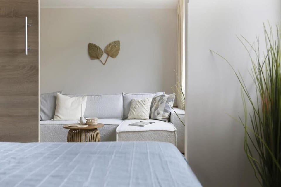 Bed, Seating area, Bedroom