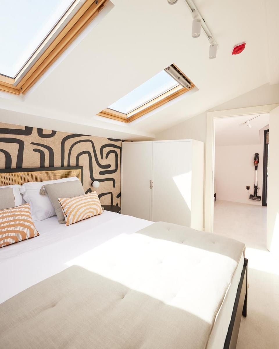 Suite apartments with pool, 300 m to the BEACH in the center of Ilica Vacation rental in Alaçatı