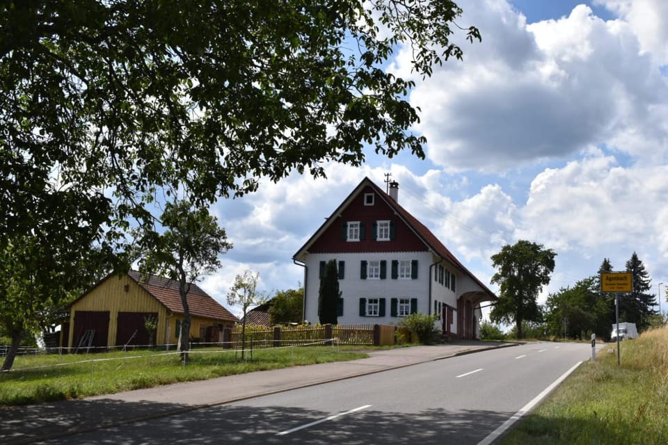 Property building, Natural landscape, Street view, Location