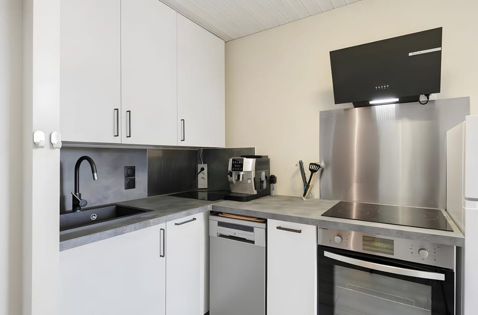 Kitchen or kitchenette, Living room