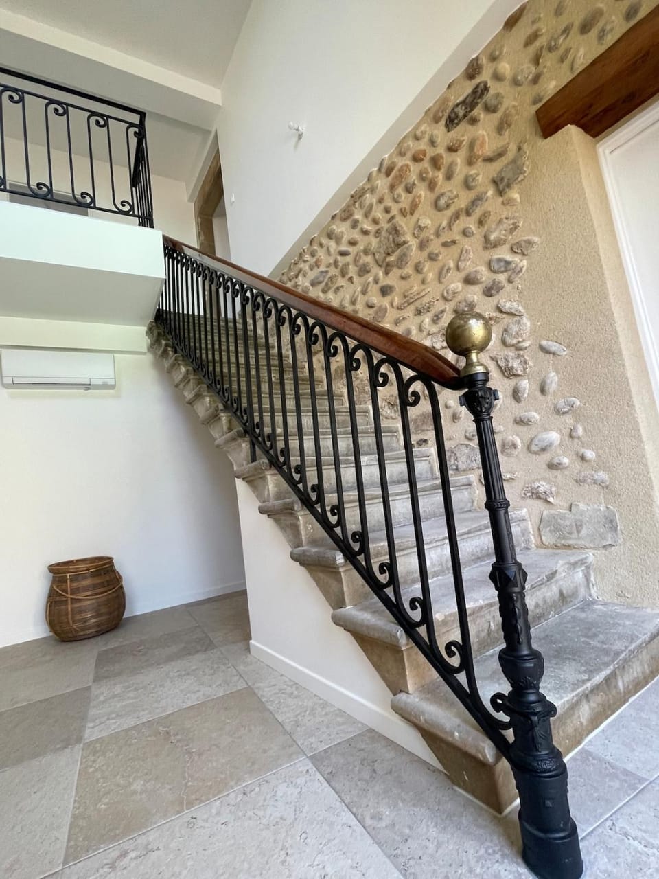 Duplex maison de village avec piscine et jardin House in Provence
