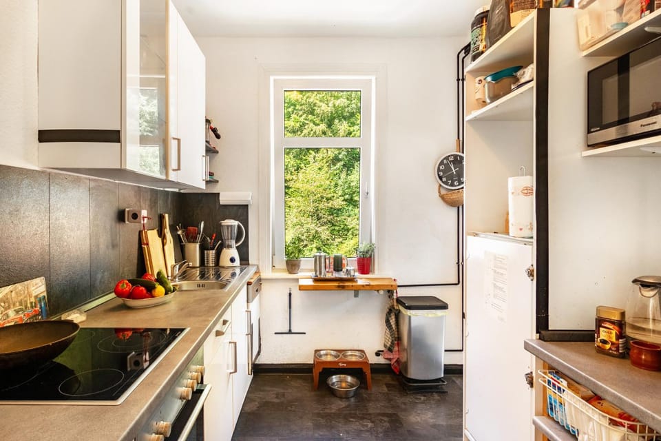 Kitchen or kitchenette, Living room