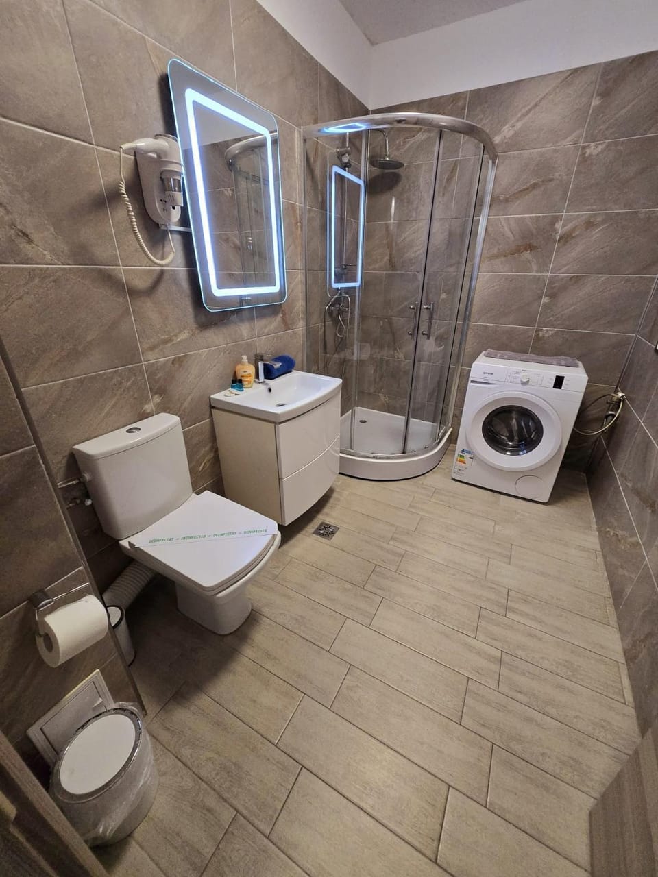 Azizi Elegant Apartment - Beach Pool & Spa Resort langa plaja Apartment in Constanța County