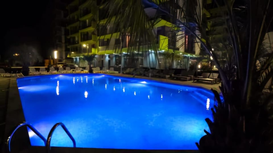 Azizi Elegant Apartment - Beach Pool & Spa Resort langa plaja Apartment in Constanța County