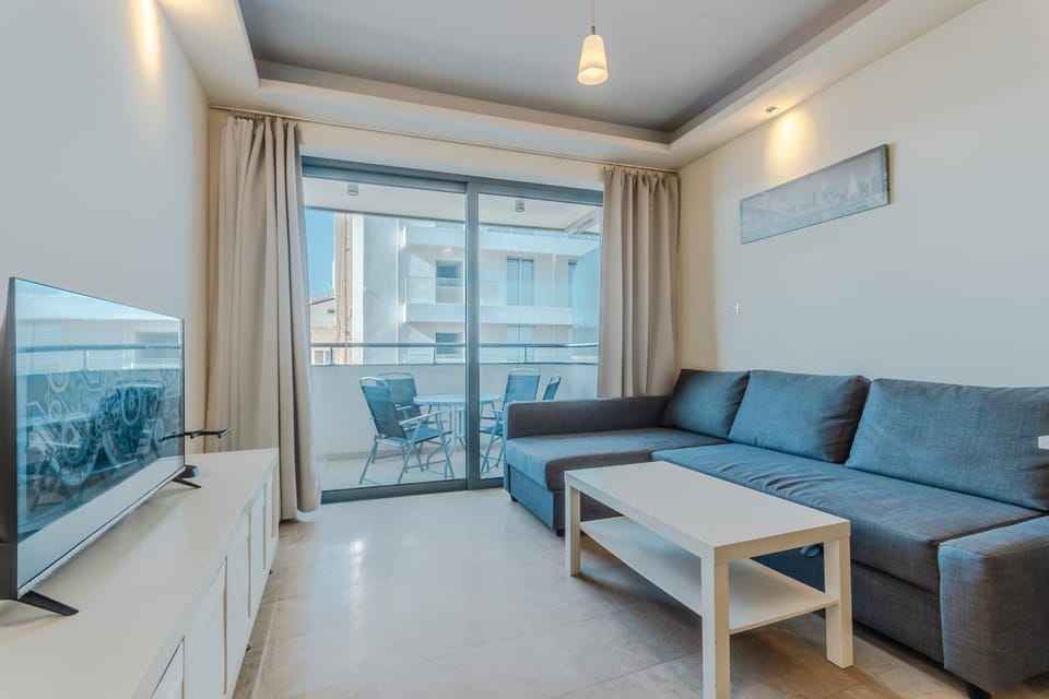 TV and multimedia, Balcony/Terrace, Living room, Seating area