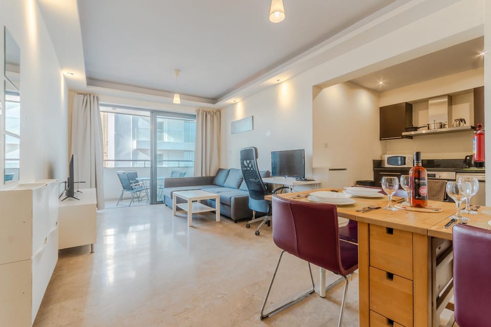 Place of worship, Kitchen or kitchenette, Living room, Seating area, Dining area