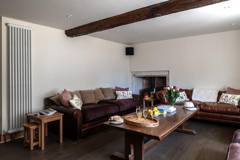 Communal lounge/ TV room, Living room, Seating area
