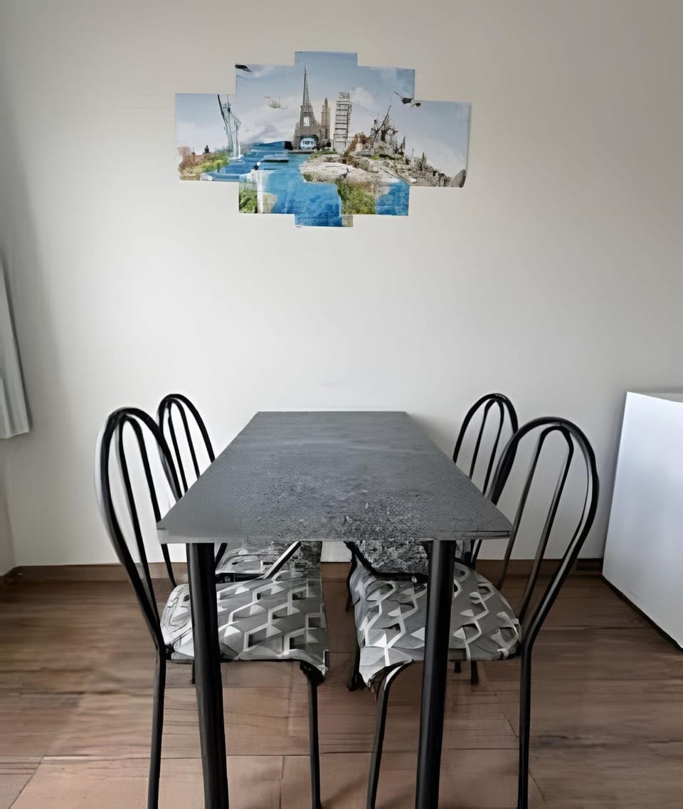 Living room, Dining area, Meals