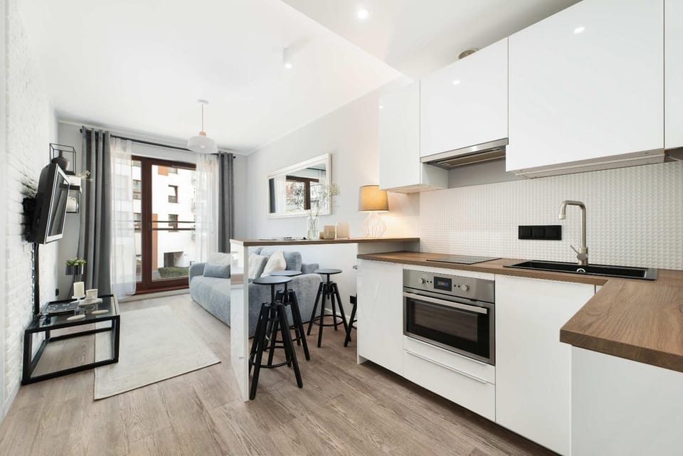 TV and multimedia, Kitchen or kitchenette, Dining area, dishwasher, oven, stove