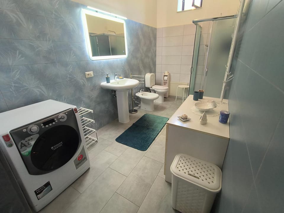 Shower, Bathroom, washing machine
