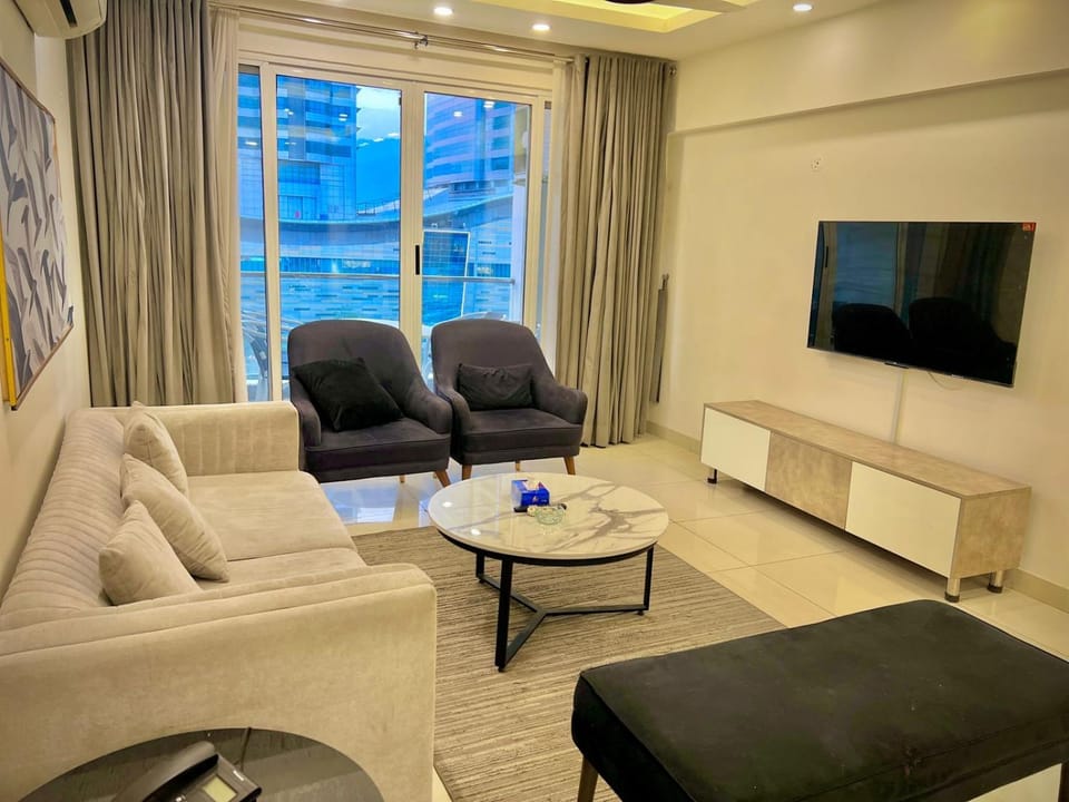 TV and multimedia, Living room, Seating area, Evening entertainment