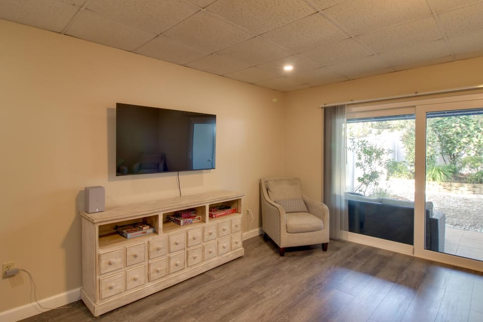 Private Patio, Yard! Townhome Near Pensacola Beach House in Gulf Breeze