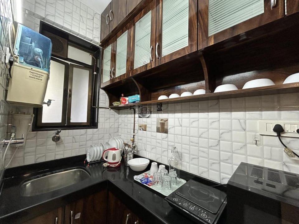 Raut Suites Suite No 1 1BHK apartment Hiranandani Powai Apartment in Mumbai