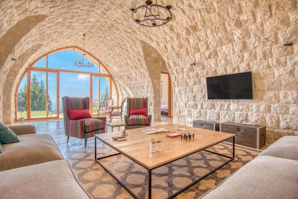 TV and multimedia, Living room, Seating area, air conditioner