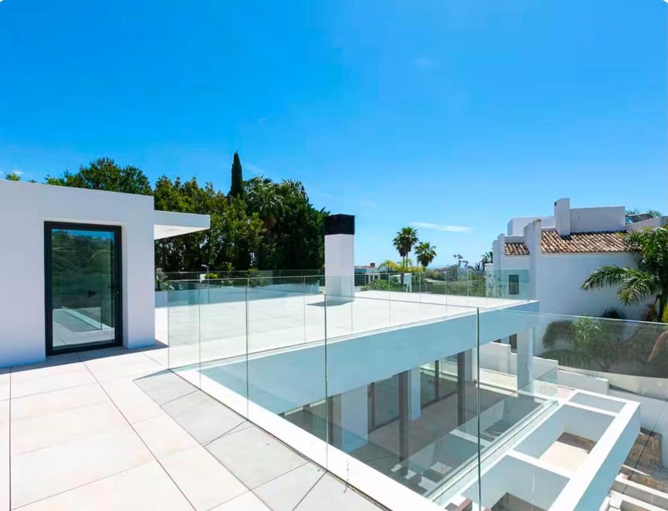 Property building, Balcony/Terrace