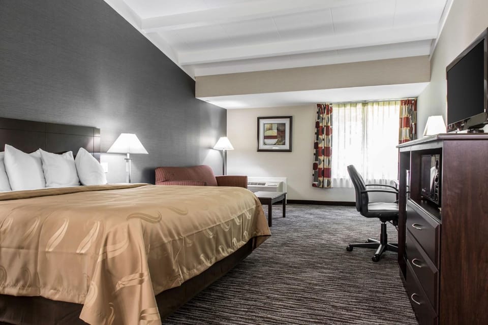 Danbury Inn & Suites Hotel in Bethel