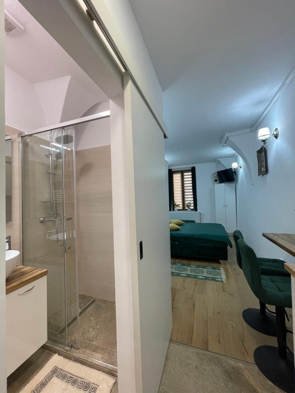 Shower, Bed, Bathroom, Photo of the whole room