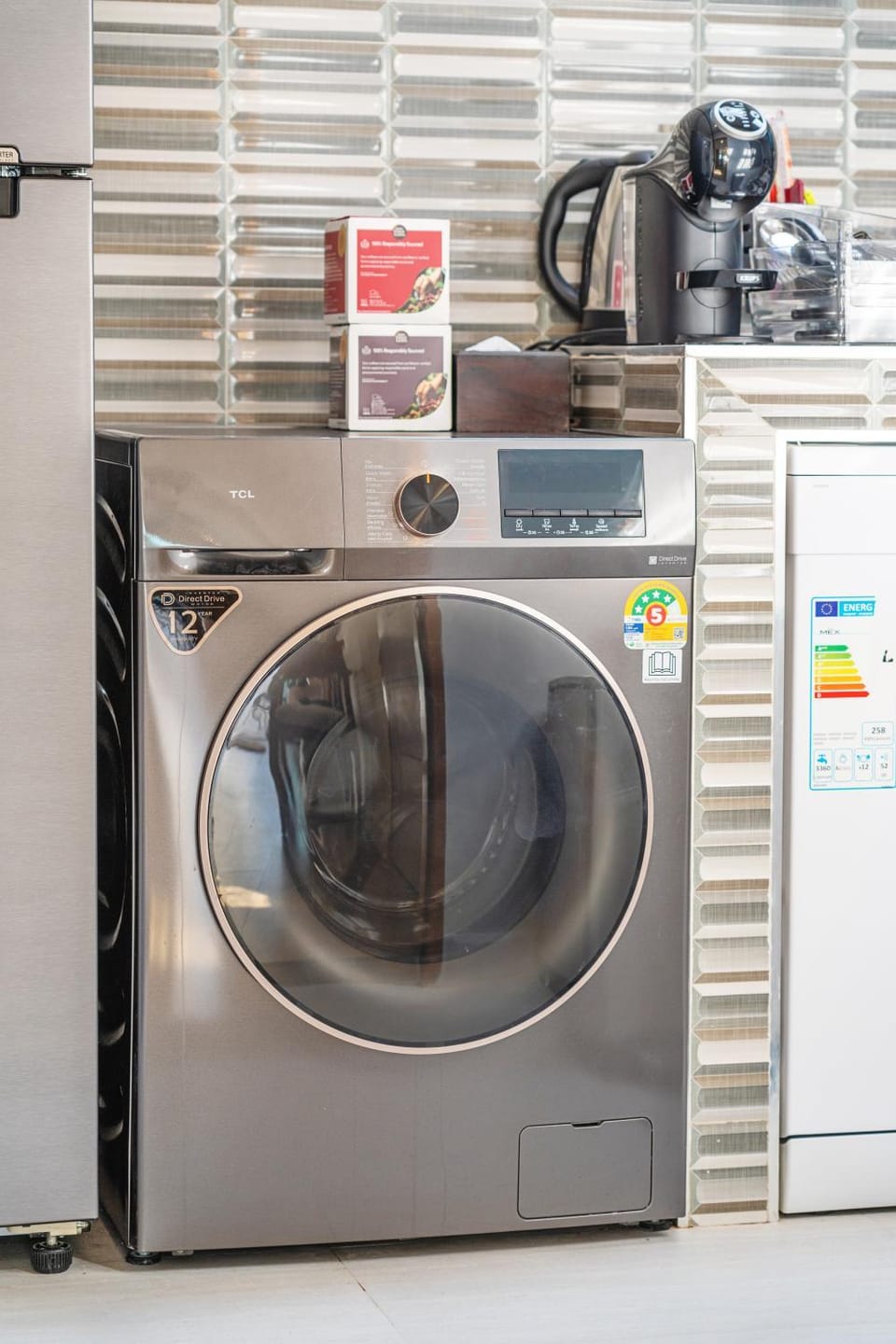 Restaurant/places to eat, Coffee/tea facilities, Kitchen or kitchenette, washing machine