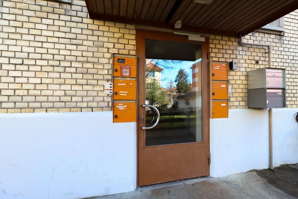 Facade/entrance, Day