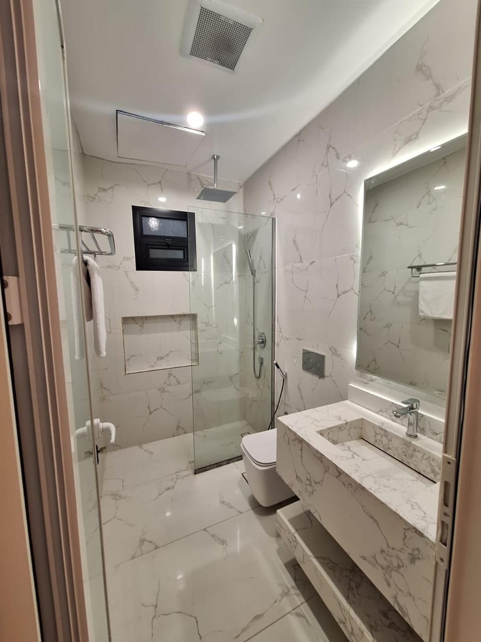 شقة فاخرة بترخيص سياحي خاص لإقامة استثنائية Apartment in Riyadh