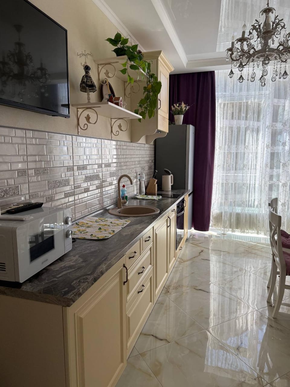 Kitchen or kitchenette, Dining area, oven, pet friendly, stove
