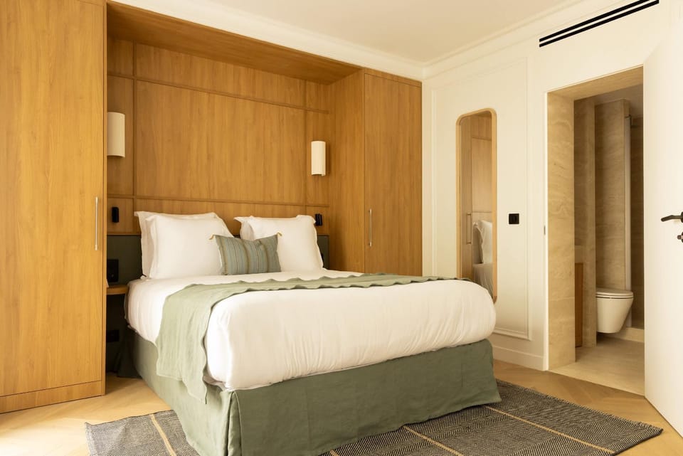 Bed, Photo of the whole room, Bedroom, wardrobe