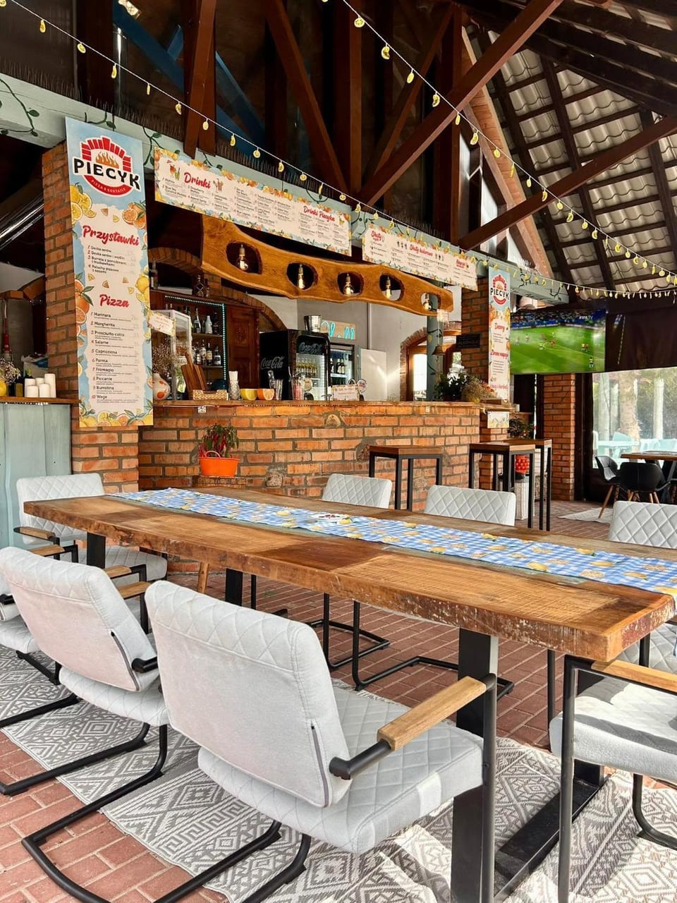 Restaurant/places to eat, Lounge or bar, Banquet/Function facilities, Seating area