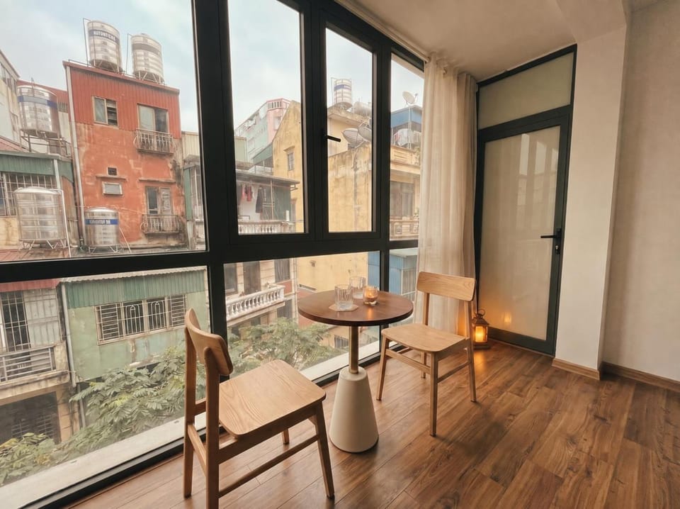 View (from property/room), Balcony/Terrace, Living room, Seating area, Dining area