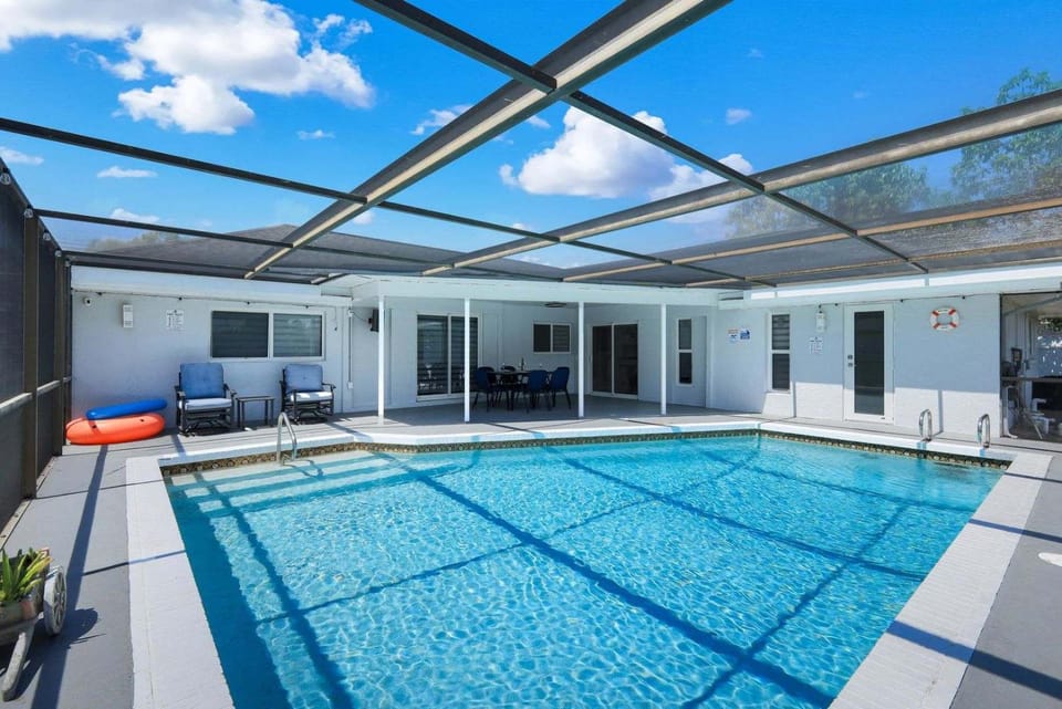 Villa Turtle View right on the water Villa in North Fort Myers