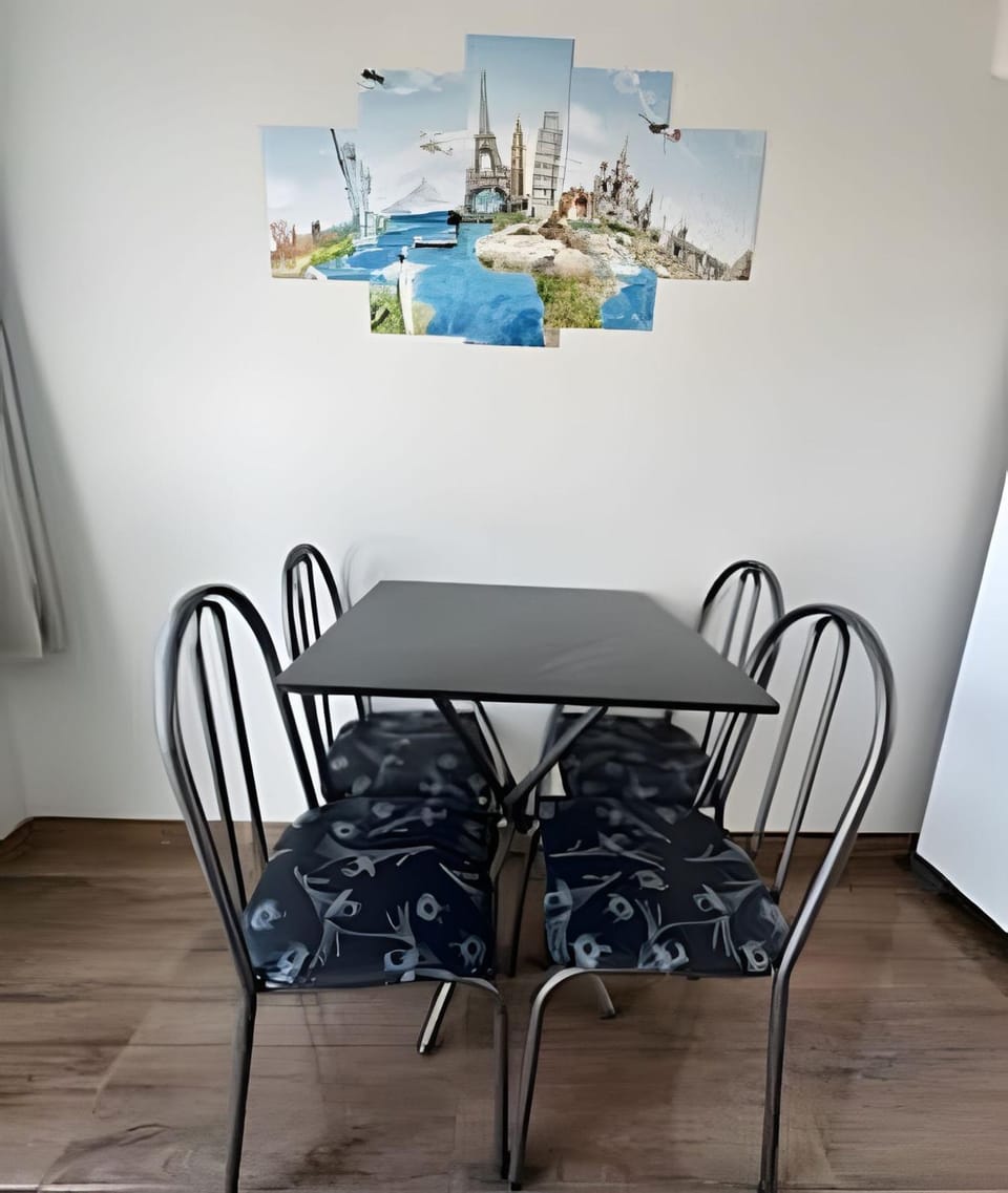 Living room, Dining area, Meals