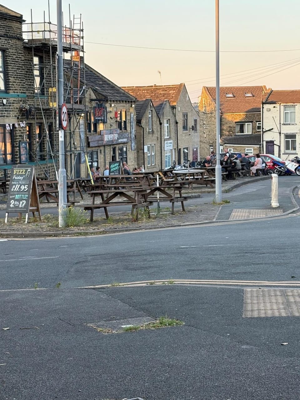 Character cottage with parking and WiFi House in Bradford