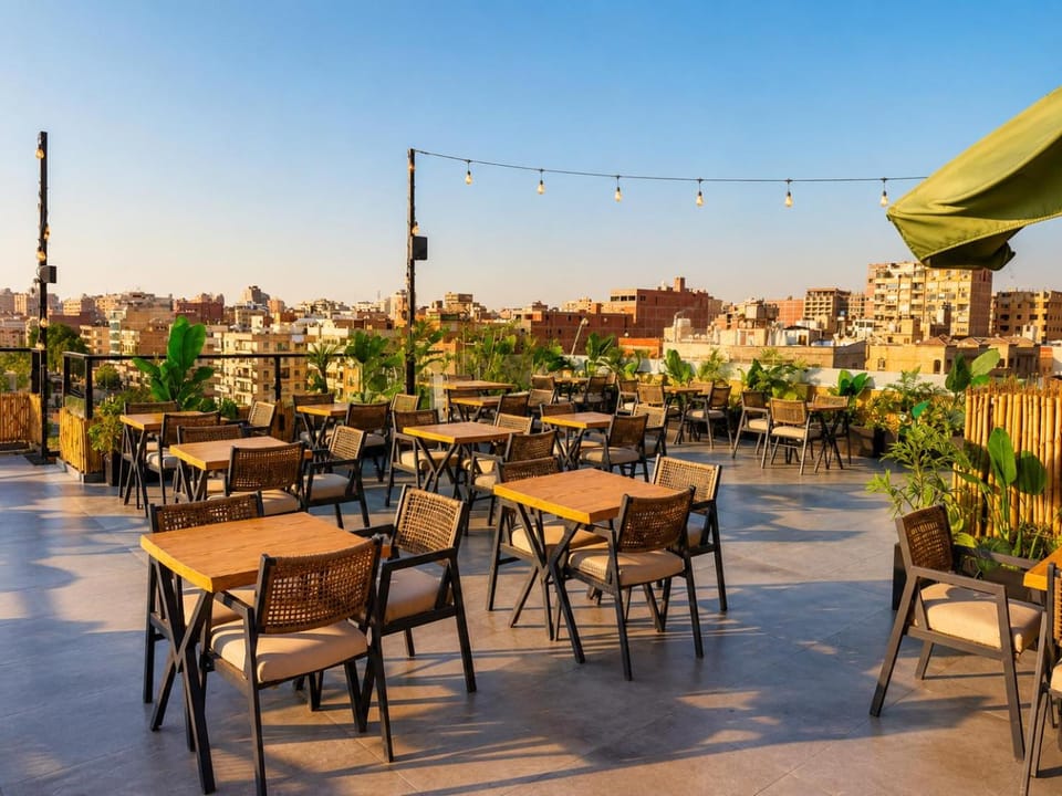Patio, Restaurant/places to eat, Restaurant/places to eat