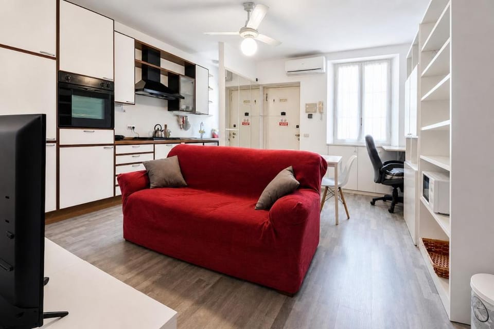 Bello Dentro, smart home in Cimiano M2 near San Raffaele hospital Apartment in Milan