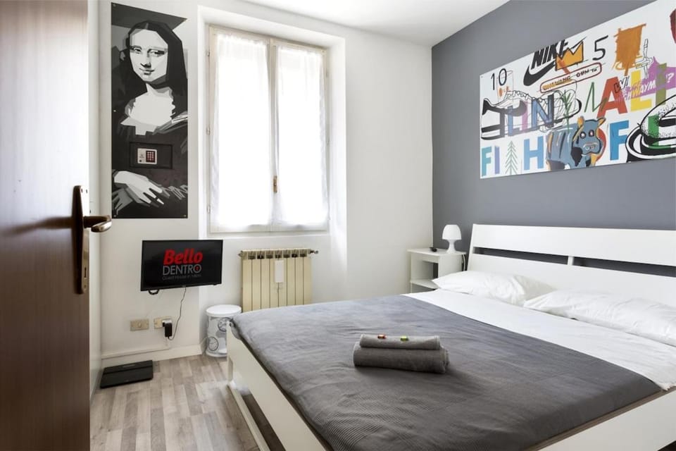 Bello Dentro, smart home in Cimiano M2 near San Raffaele hospital Apartment in Milan